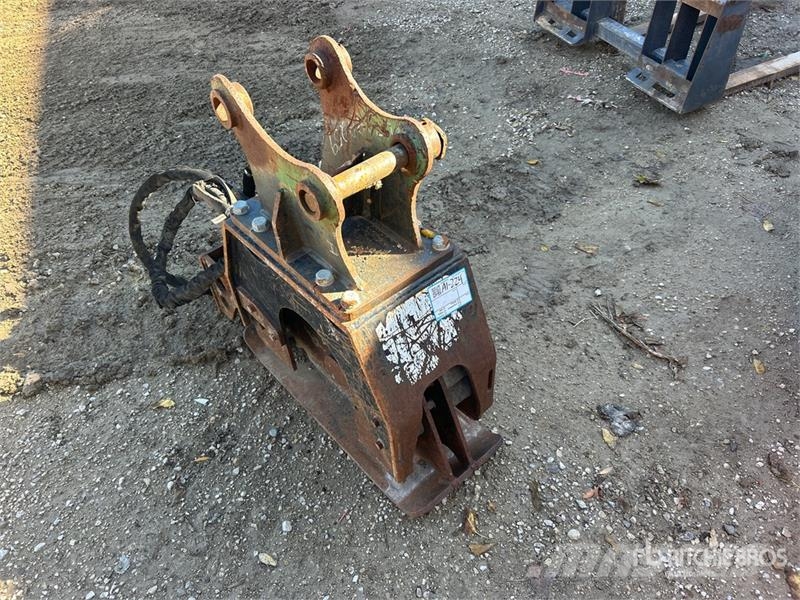 CAT CVP16 Plate Compactor Attachment Ubijaki wibracyjne
