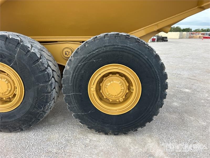 CAT D250E Kĺbové nákladné autá