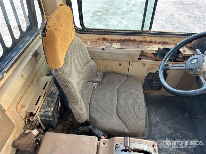 CAT D250E Kĺbové nákladné autá