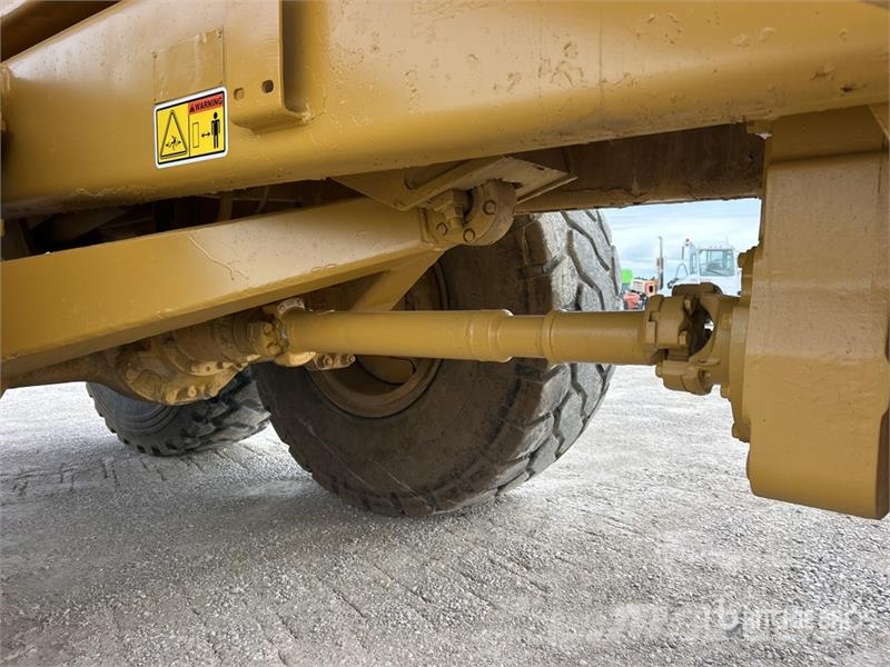 CAT D250E Kĺbové nákladné autá