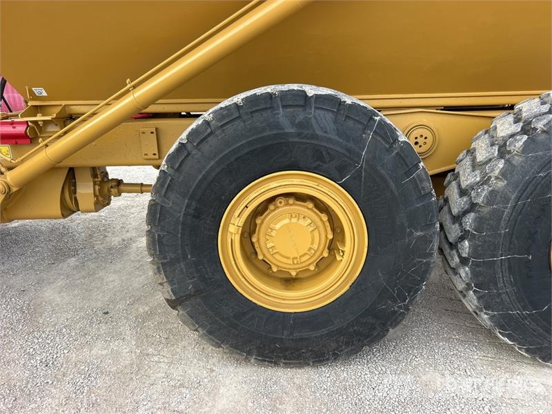 CAT D250E Kĺbové nákladné autá