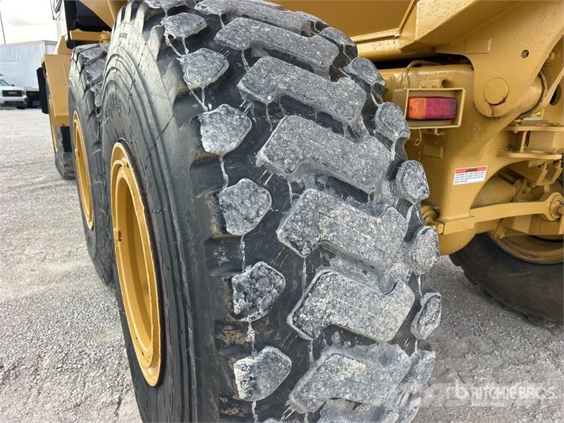 CAT D250E Kĺbové nákladné autá
