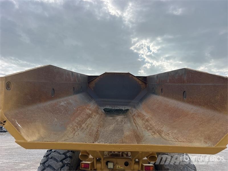 CAT D250E Kĺbové nákladné autá
