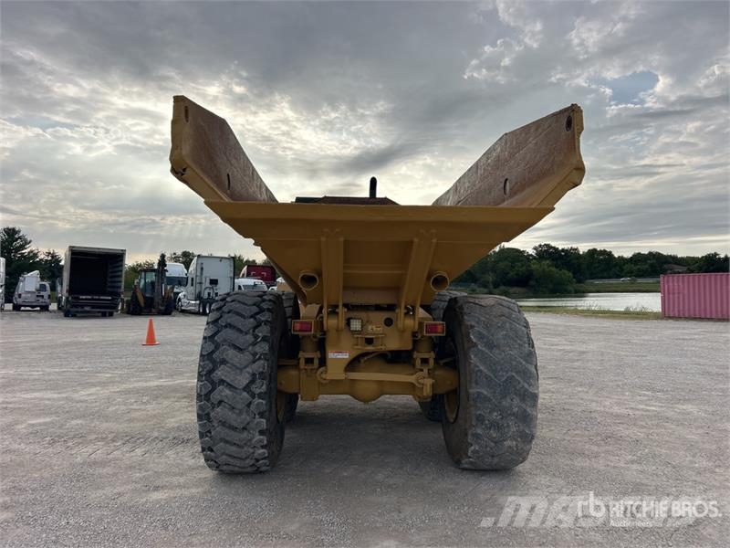 CAT D250E Kĺbové nákladné autá