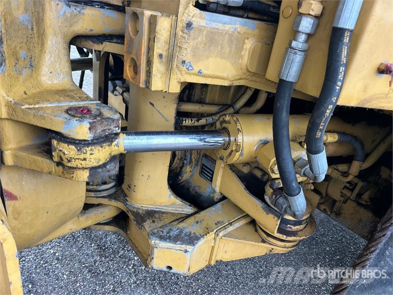 CAT D350D Zglobni demperji