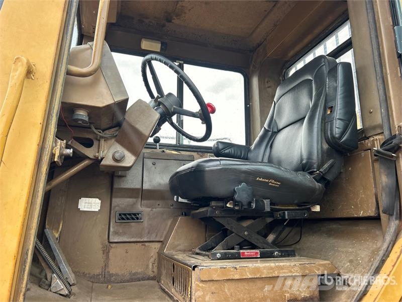 CAT D350D Zglobni demperji