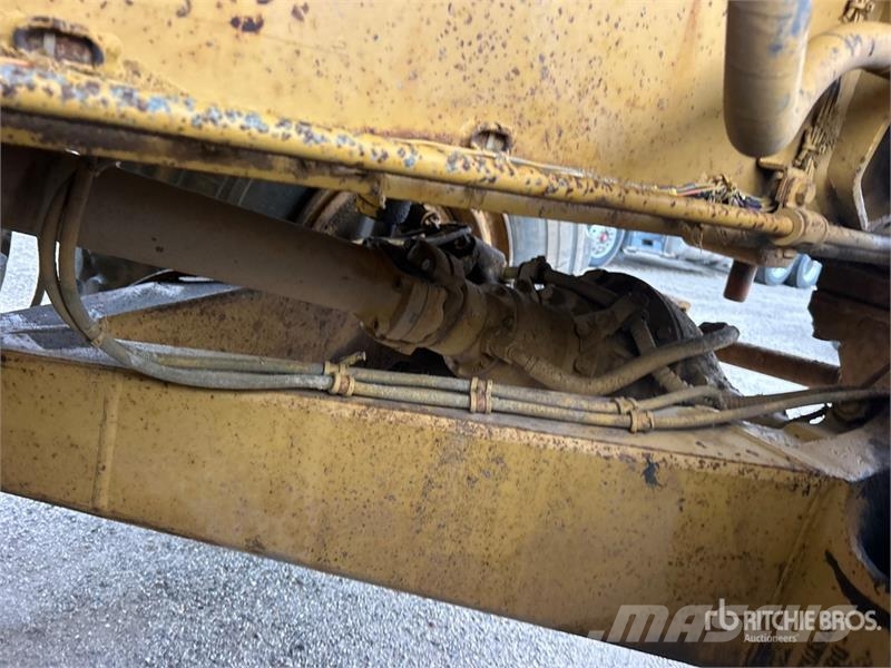 CAT D350D Zglobni demperji