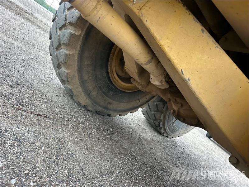 CAT D350D Zglobni demperji