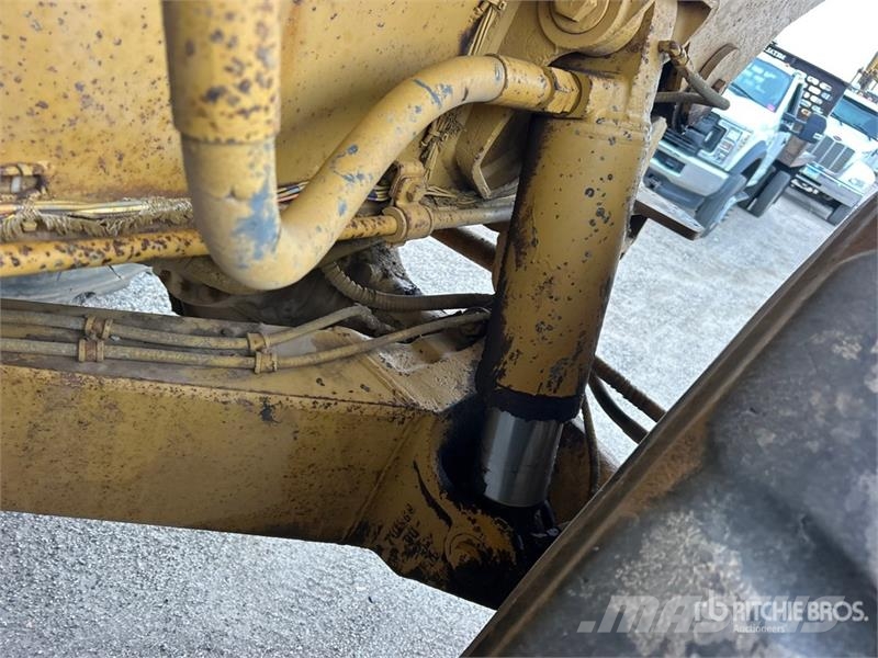 CAT D350D Zglobni demperji