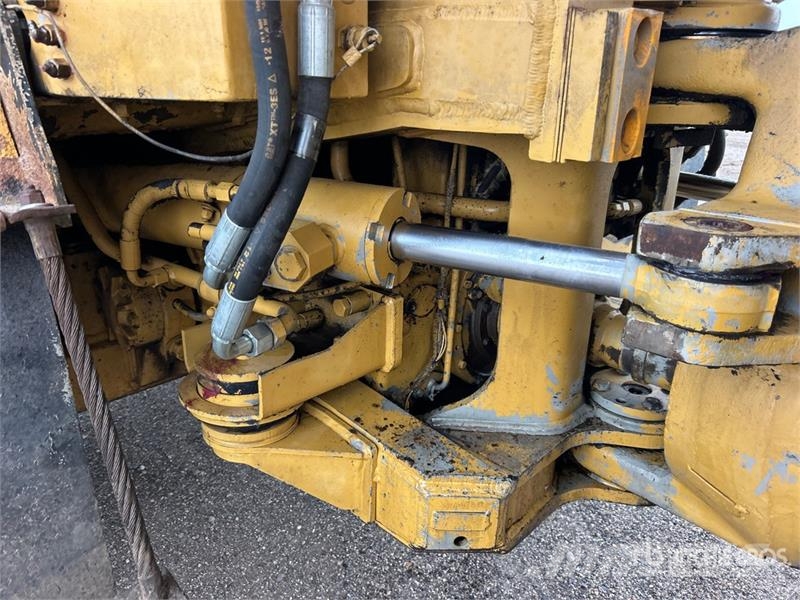 CAT D350D Zglobni demperji