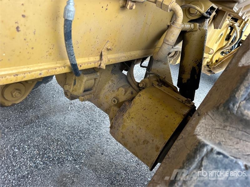 CAT D350D Zglobni demperji