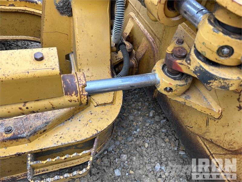 CAT D5G LGP Paletli dozerler