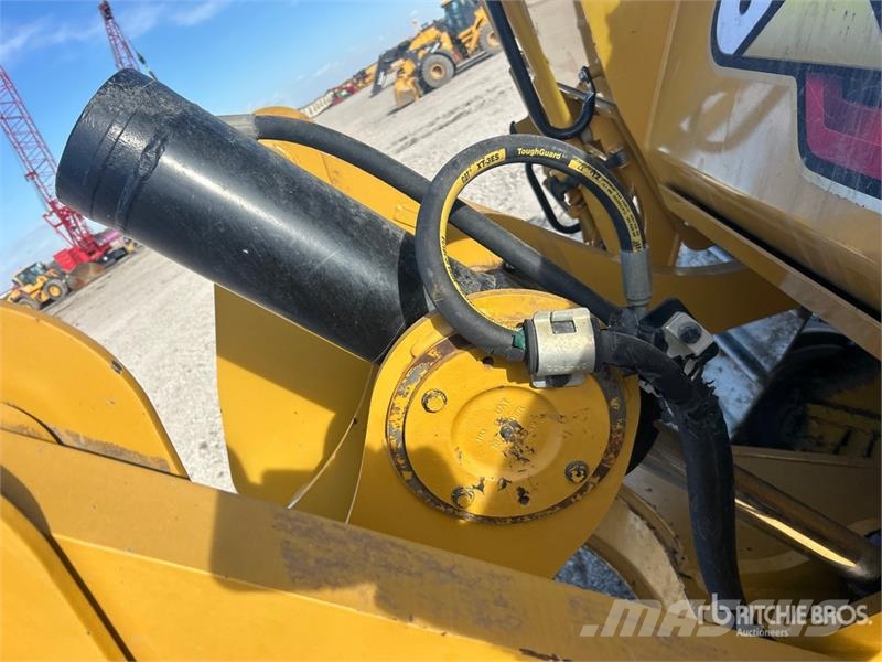 CAT D6 Bulldozer på larvebånd