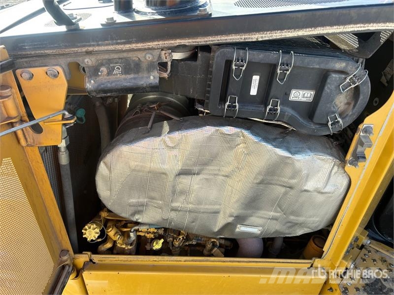 CAT D6 Bulldozer på larvebånd
