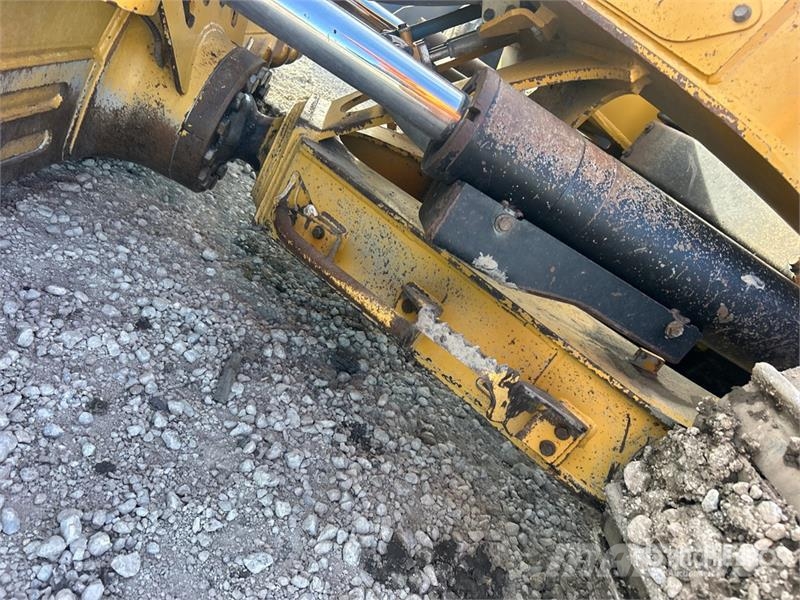 CAT D6 Bulldozer på larvebånd