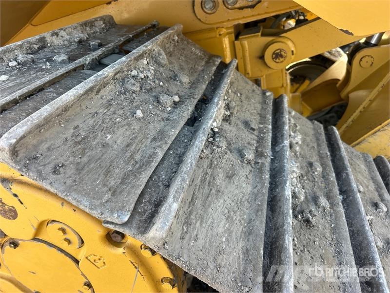CAT D6 LGP بلدوزرات مجنزرة
