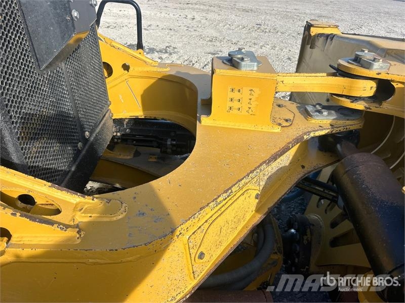CAT D6 LGP بلدوزرات مجنزرة