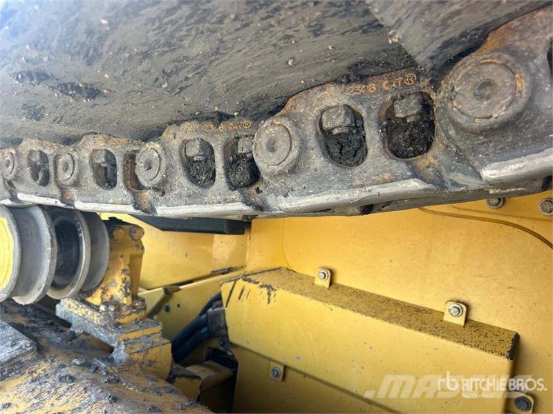 CAT D6 LGP بلدوزرات مجنزرة