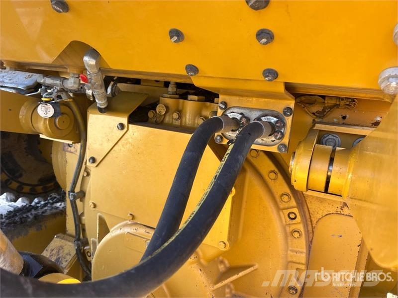 CAT D6 LGP بلدوزرات مجنزرة