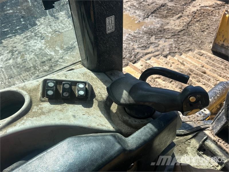 CAT D6N LGP Crawler Dozer Pásové dozery