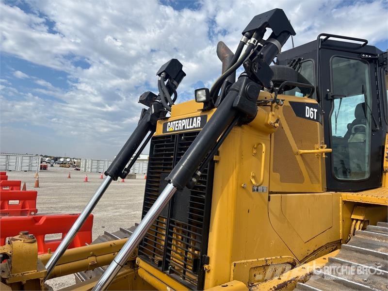 CAT D6T LGP Crawler Dozer ブルドーザー