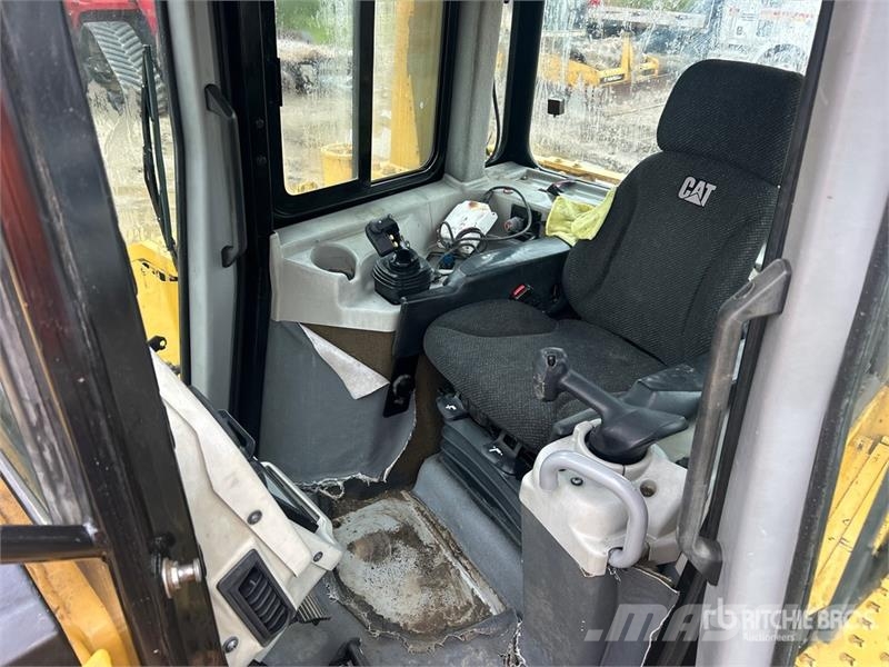 CAT D6T LGP Crawler Dozer Гусеничні бульдозери