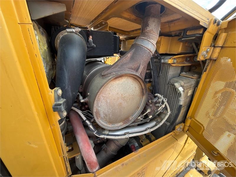 CAT D6T LGP Crawler Dozer ブルドーザー