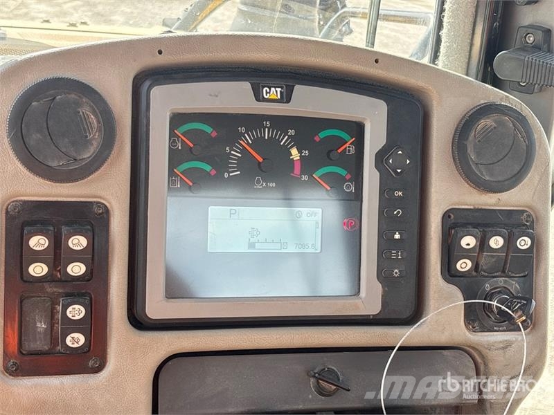 CAT D6T LGP Crawler Dozer ブルドーザー