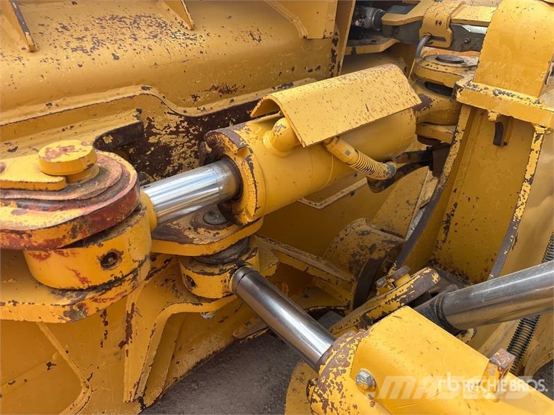 CAT D6T LGP Crawler Dozer ブルドーザー