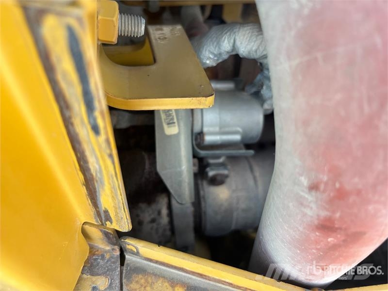 CAT D6T LGP Crawler Dozer ブルドーザー