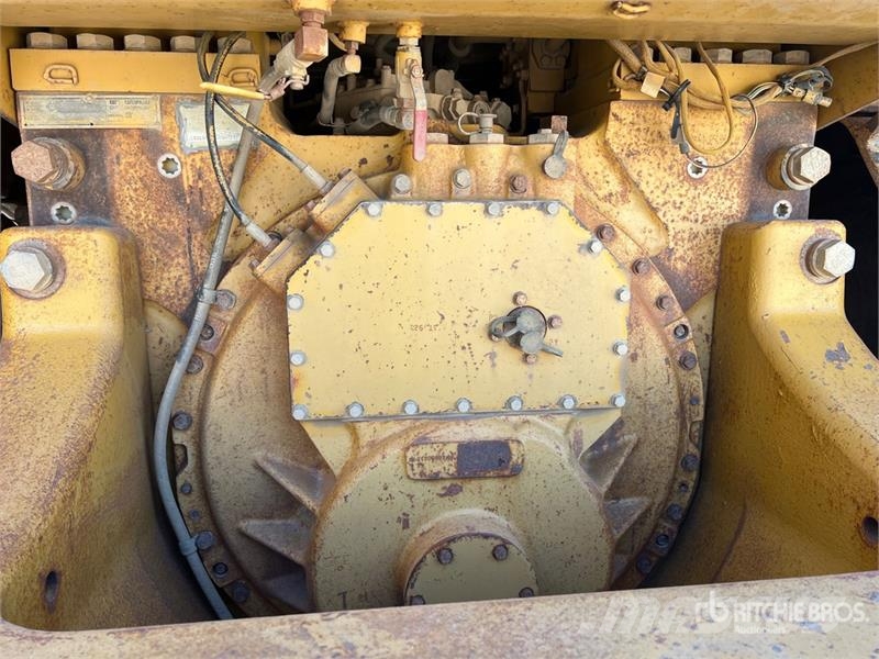 CAT D8R Kāpurķēžu buldozeri