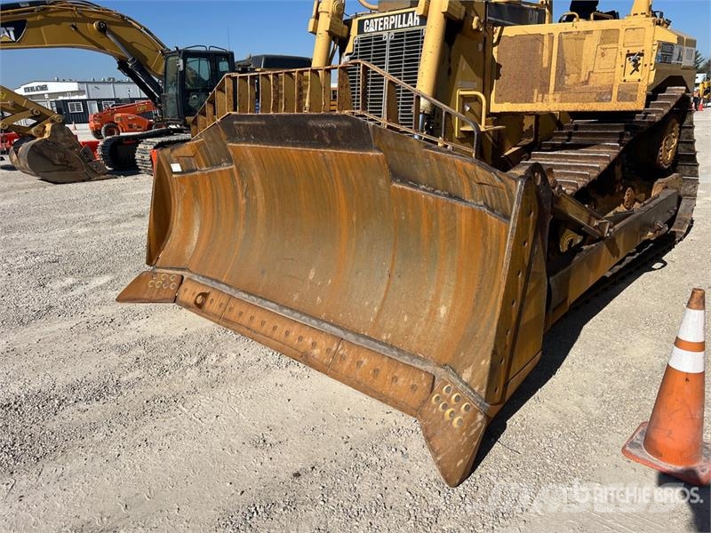 CAT D8R Kāpurķēžu buldozeri
