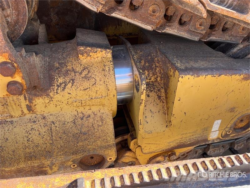 CAT D8R Kāpurķēžu buldozeri