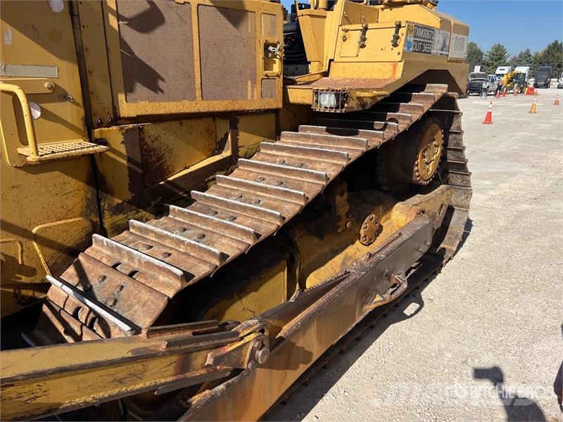 CAT D8R Kāpurķēžu buldozeri