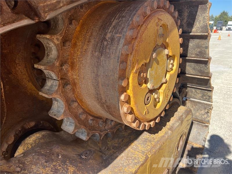 CAT D8R Kāpurķēžu buldozeri