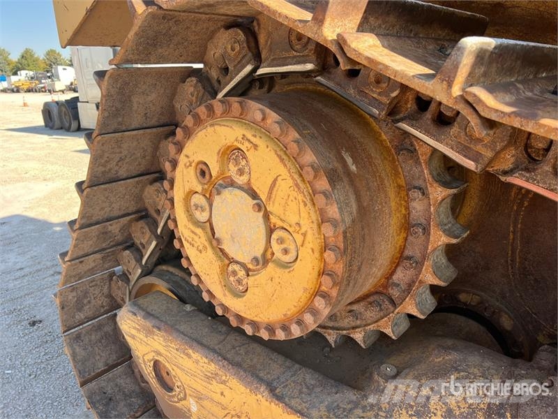CAT D8R Kāpurķēžu buldozeri