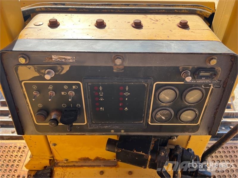 CAT D8R Kāpurķēžu buldozeri