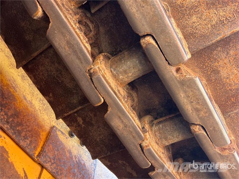 CAT D8R Kāpurķēžu buldozeri