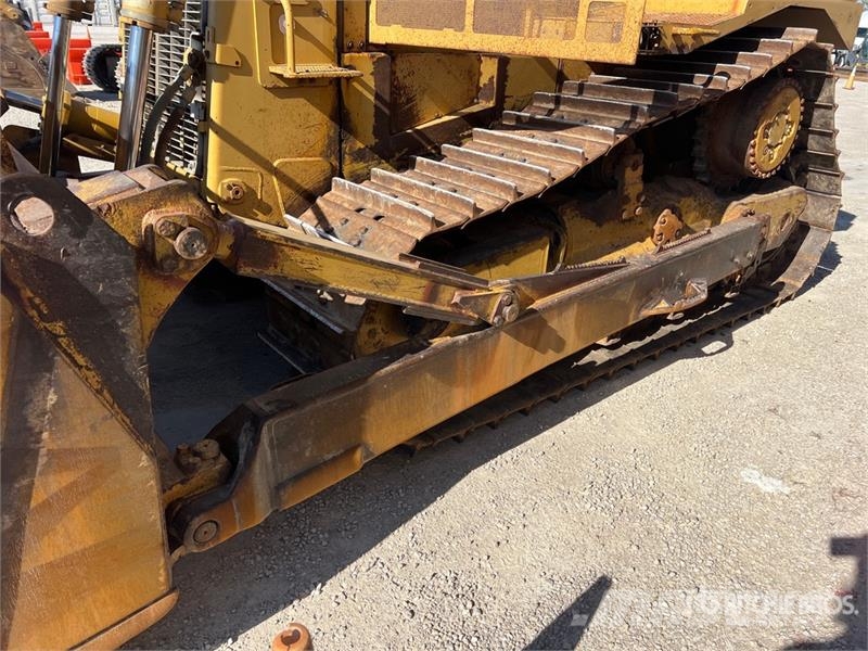 CAT D8R Kāpurķēžu buldozeri