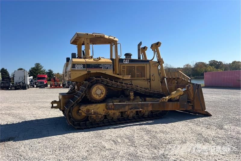 CAT D8R Kāpurķēžu buldozeri