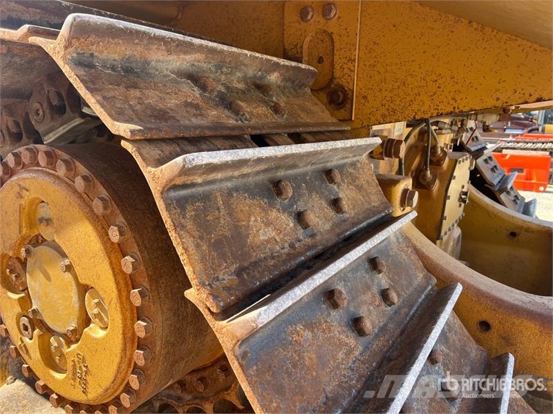 CAT D8R Kāpurķēžu buldozeri