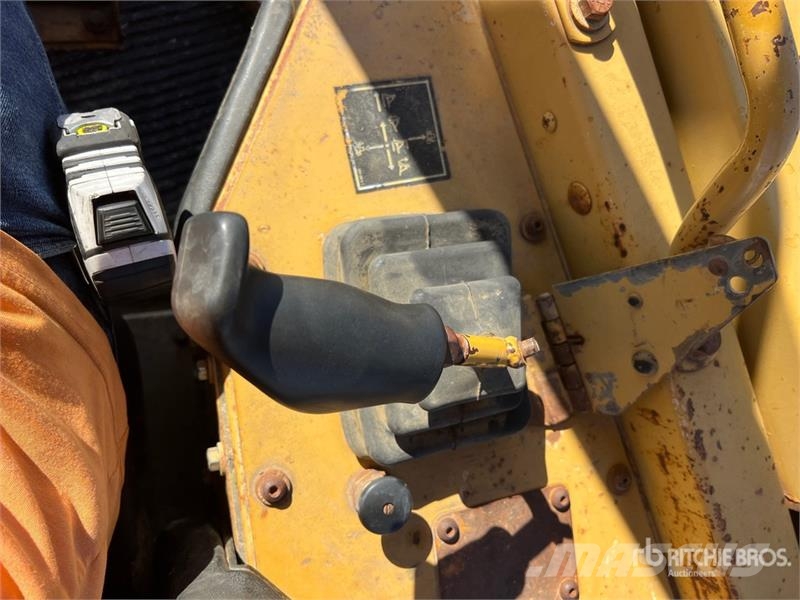 CAT D8R Kāpurķēžu buldozeri