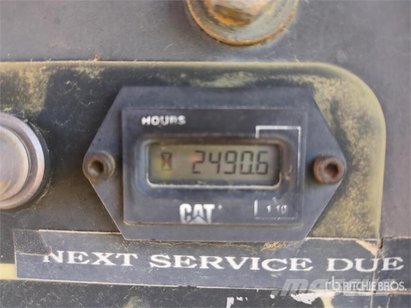 CAT D8R Buldožeri guseničari