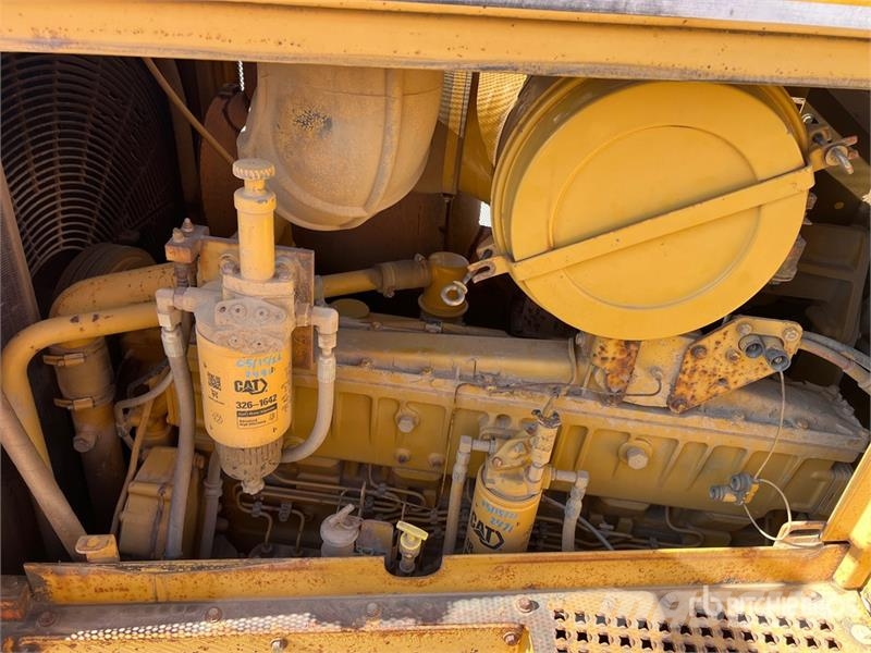CAT D8R Kāpurķēžu buldozeri