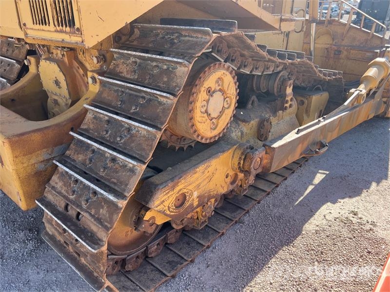 CAT D8R Kāpurķēžu buldozeri