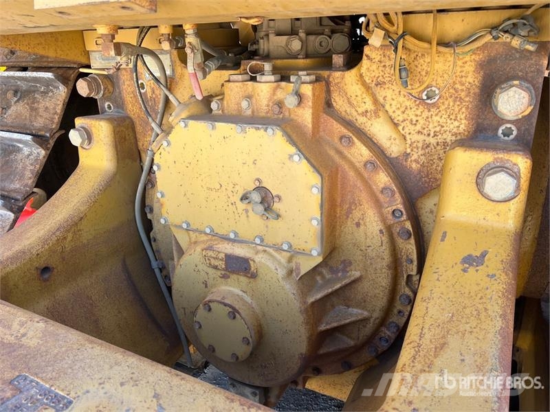 CAT D8R Kāpurķēžu buldozeri