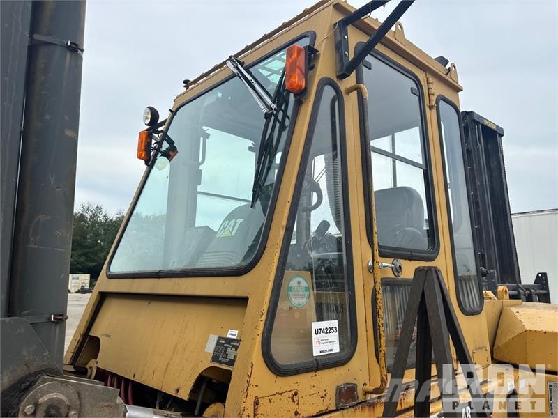 CAT DP100 19420 lb Pneumatic Tire Forklift Другие складские механизмы