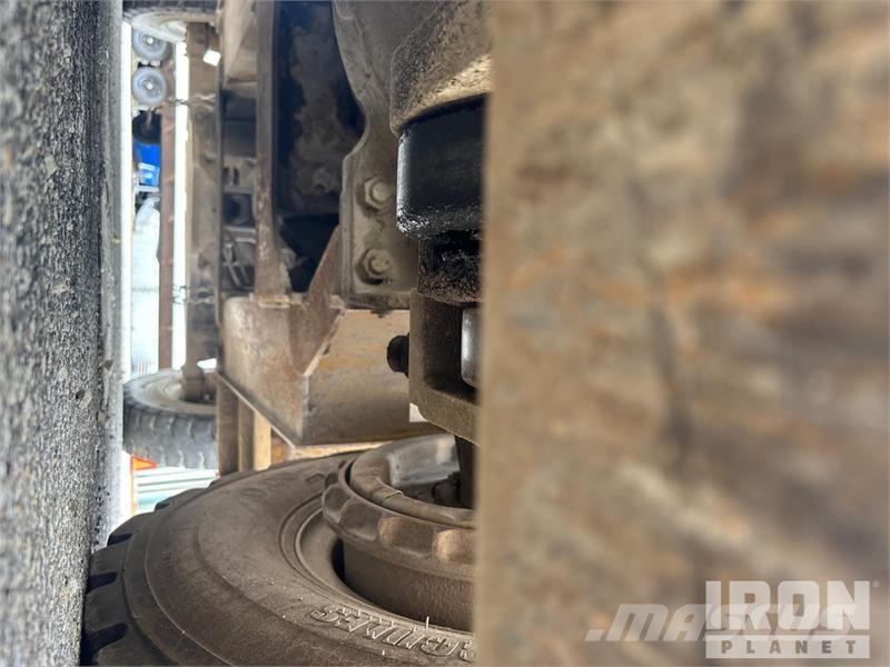 CAT DP100 19420 lb Pneumatic Tire Forklift Другие складские механизмы