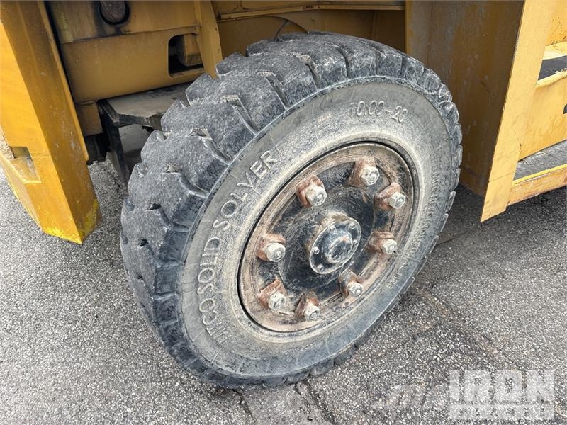 CAT DP100 19420 lb Pneumatic Tire Forklift Другие складские механизмы