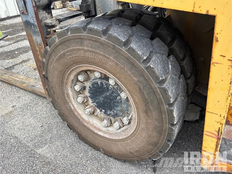 CAT DP100 19420 lb Pneumatic Tire Forklift Другие складские механизмы